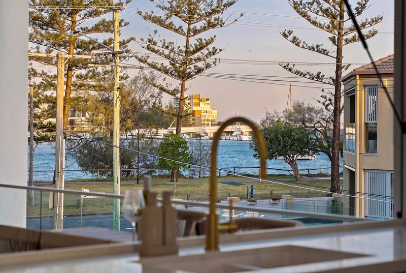 Photo - 1/84 The Esplanade, Paradise Point QLD 4216 - Image 6