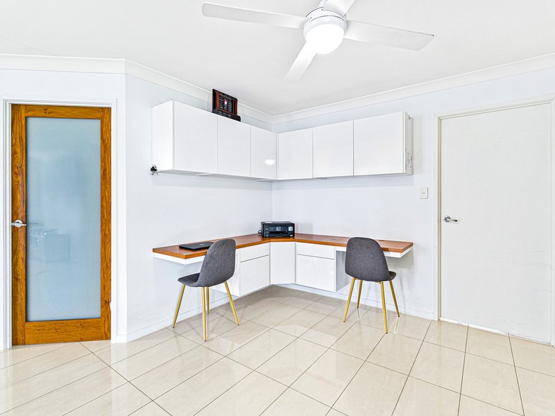 Photo - 184 Universal Street, Oxenford QLD 4210 - Image 5