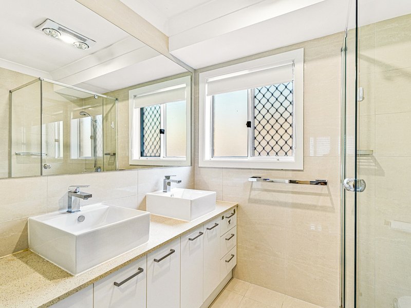 Photo - 184 Universal Street, Oxenford QLD 4210 - Image 8