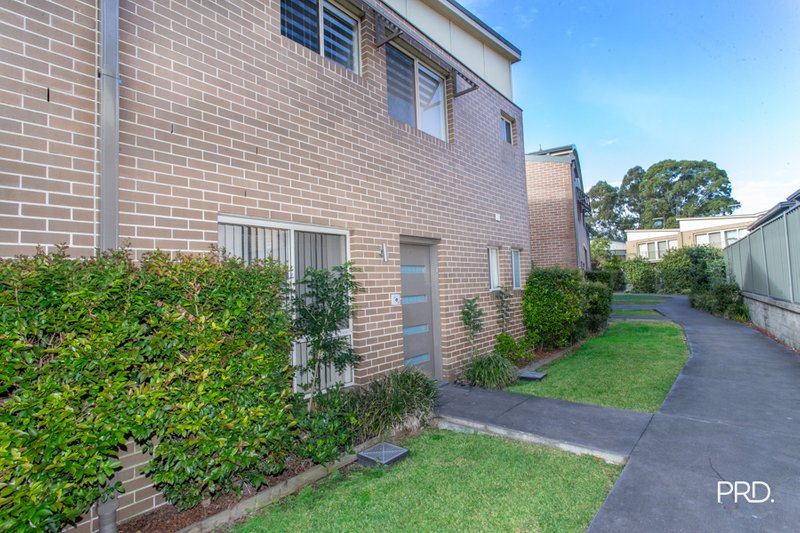 Photo - 18/400 Glenmore Parkway, Glenmore Park NSW 2745 - Image 2