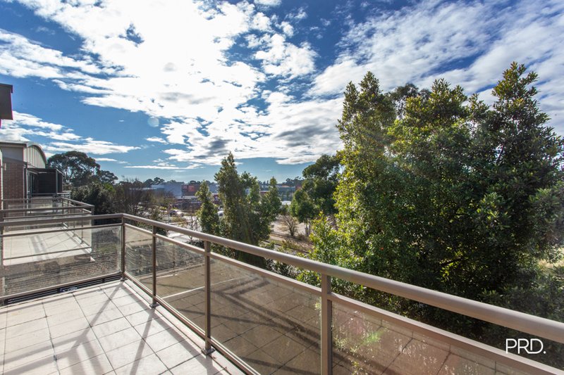 Photo - 18/400 Glenmore Parkway, Glenmore Park NSW 2745 - Image 4