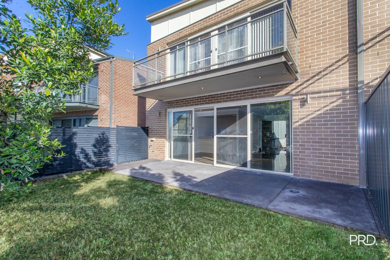 Photo - 18/400 Glenmore Parkway, Glenmore Park NSW 2745 - Image 11