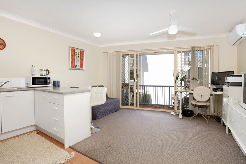 Photo - 18/416 Marine Parade, Biggera Waters QLD 4216 - Image 5