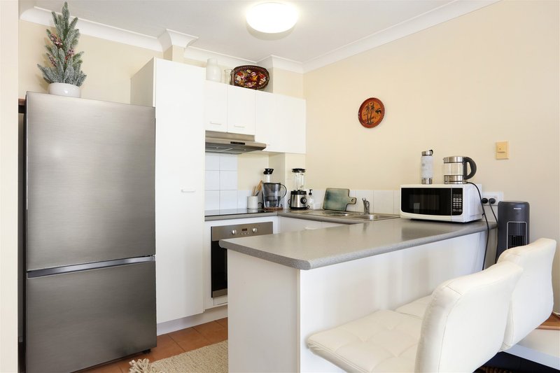 Photo - 18/416 Marine Parade, Biggera Waters QLD 4216 - Image 6