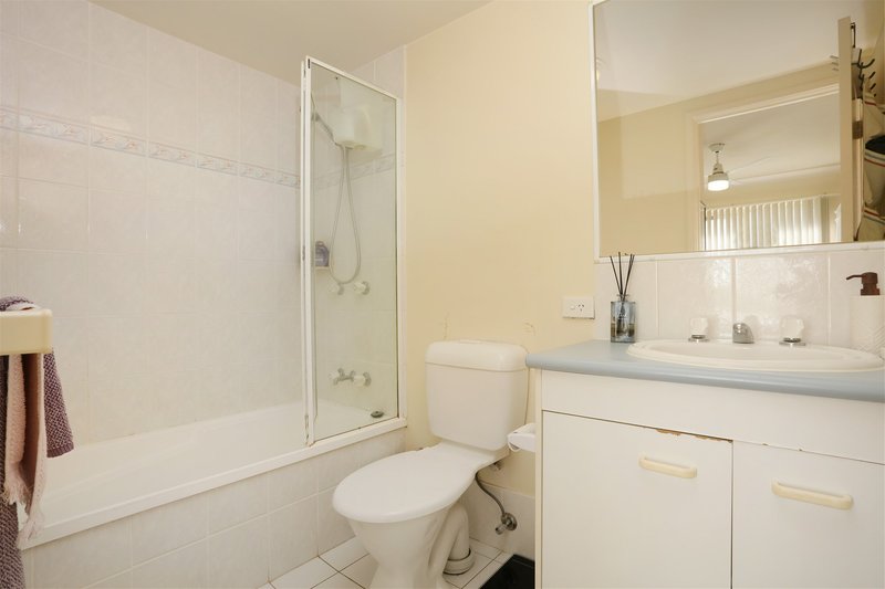 Photo - 18/416 Marine Parade, Biggera Waters QLD 4216 - Image 8