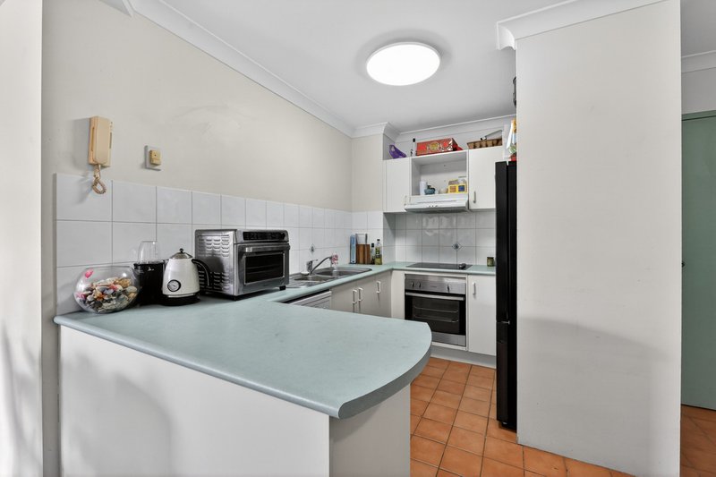 Photo - 18/45 Pohlman Street, Southport QLD 4215 - Image 5