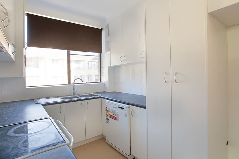 Photo - 18/46-50 The Crescent, Dee Why NSW 2099 - Image 3