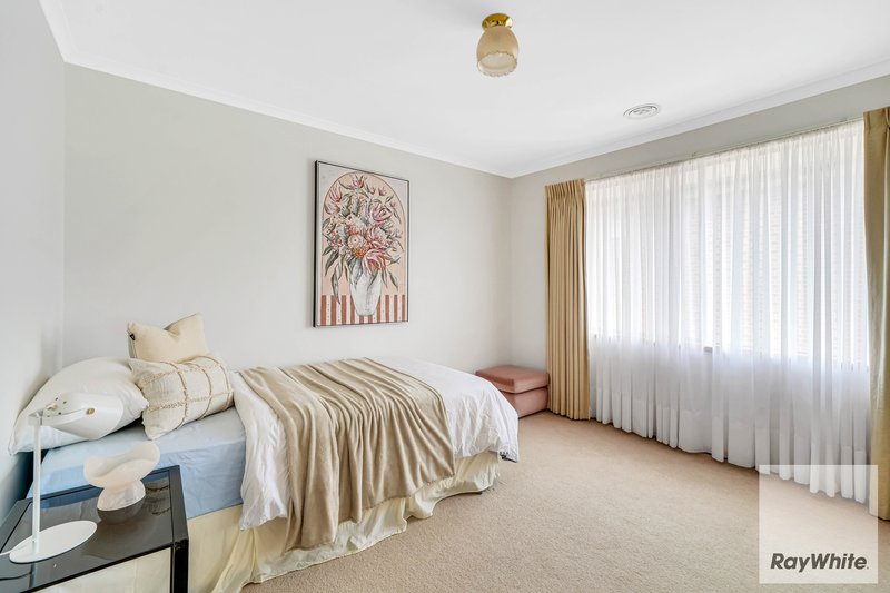 Photo - 185 Blossom Park Drive, Mill Park VIC 3082 - Image 10