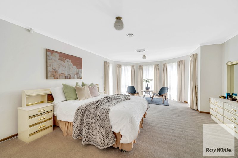 Photo - 185 Blossom Park Drive, Mill Park VIC 3082 - Image 12