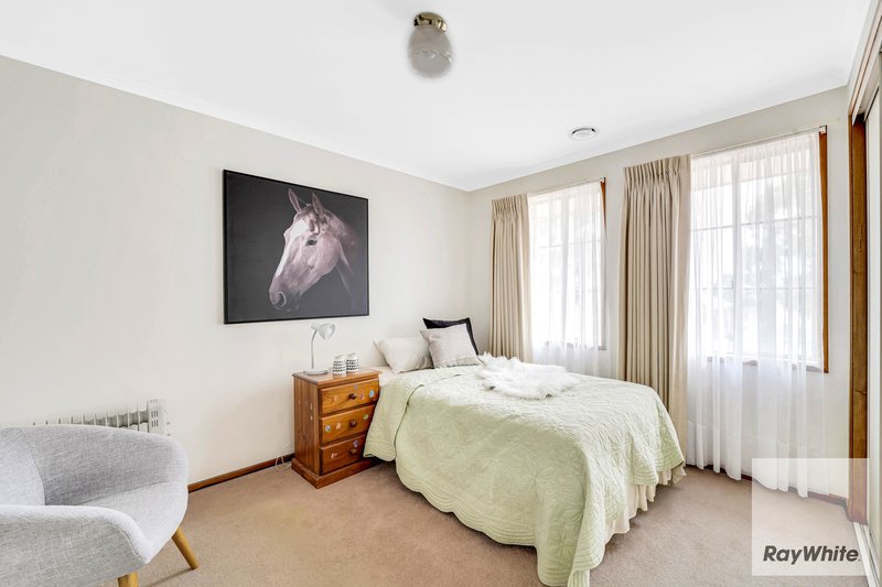 Photo - 185 Blossom Park Drive, Mill Park VIC 3082 - Image 13