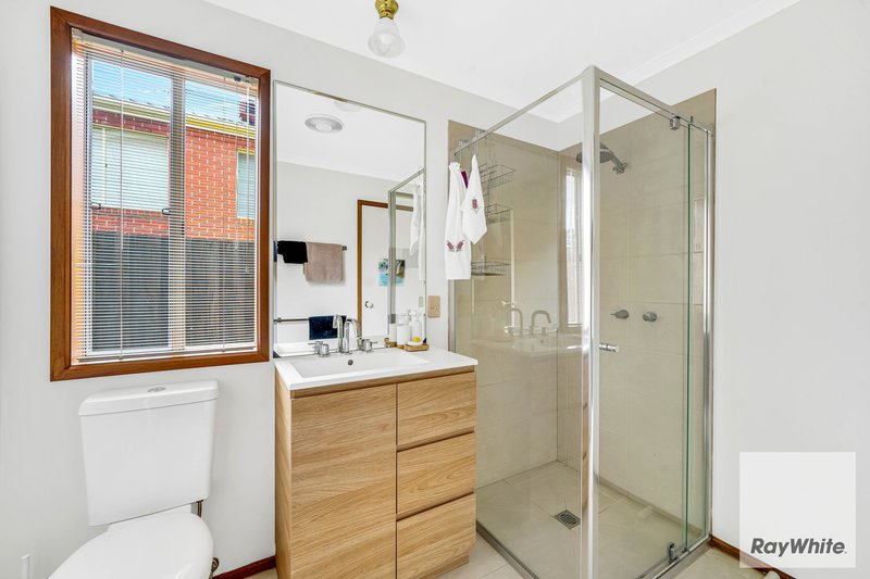 Photo - 185 Blossom Park Drive, Mill Park VIC 3082 - Image 15