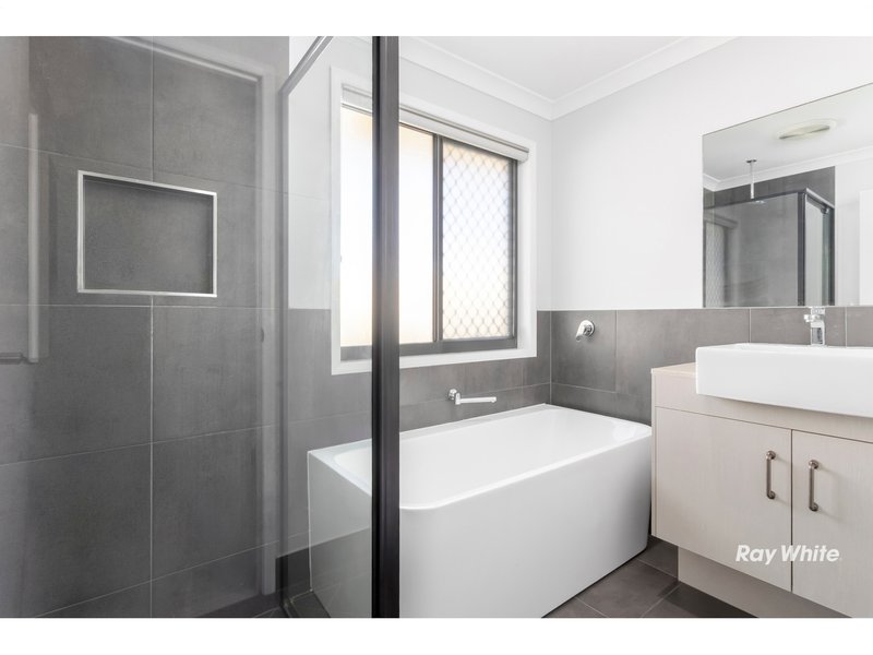 Photo - 1/85 Monaco Drive, Zilzie QLD 4710 - Image 7