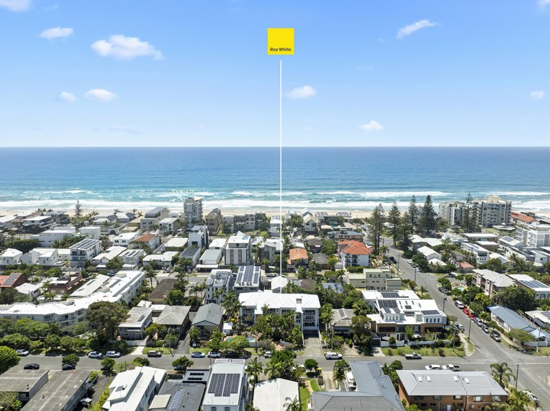 Photo - 1/85 Petrel Avenue, Mermaid Beach QLD 4218 - Image 3