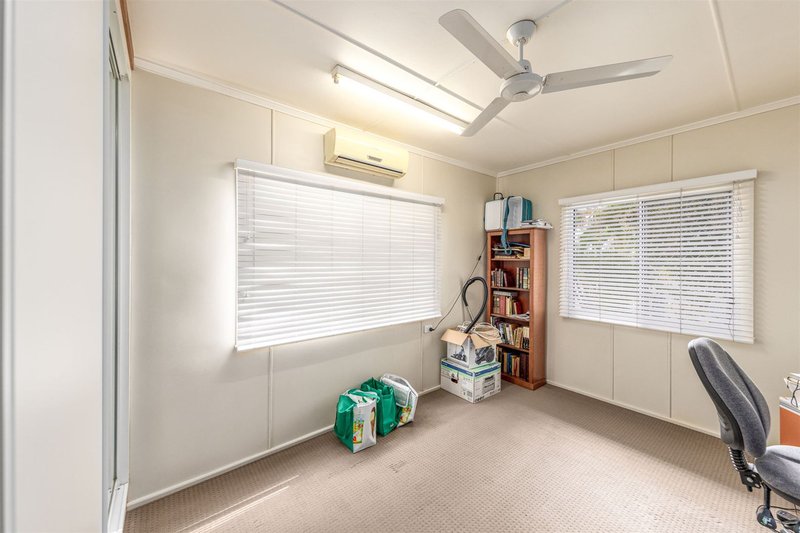 Photo - 185 Stuart Drive, Wulguru QLD 4811 - Image 4