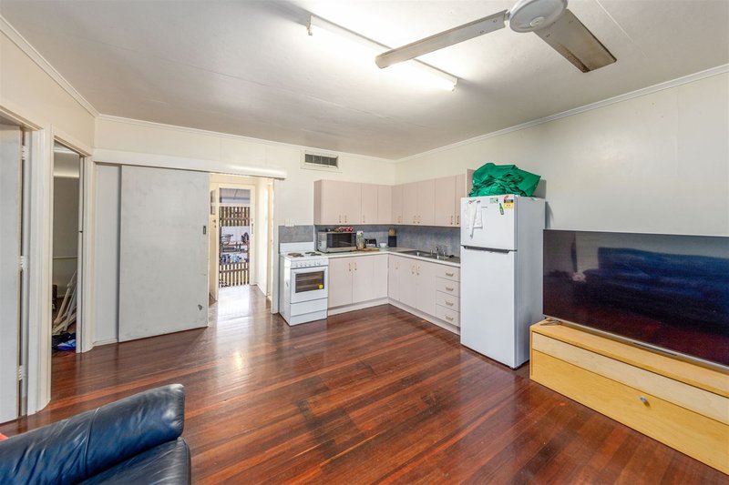 Photo - 185 Stuart Drive, Wulguru QLD 4811 - Image 6