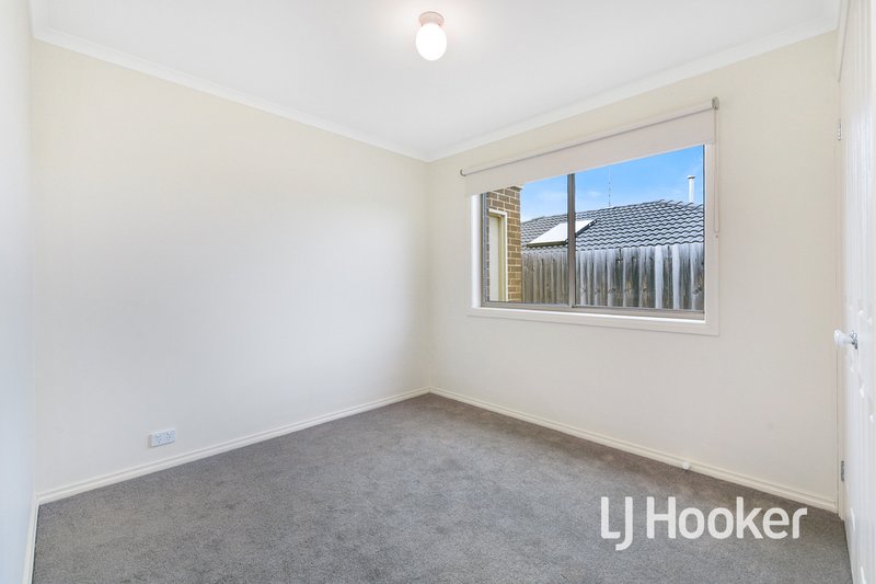 Photo - 18/51 Leigh Drive, Pakenham VIC 3810 - Image 11