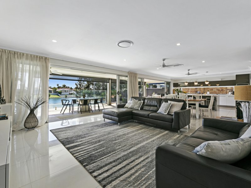 Photo - 186 Acanthus Ave , Burleigh Waters QLD 4220 - Image 9