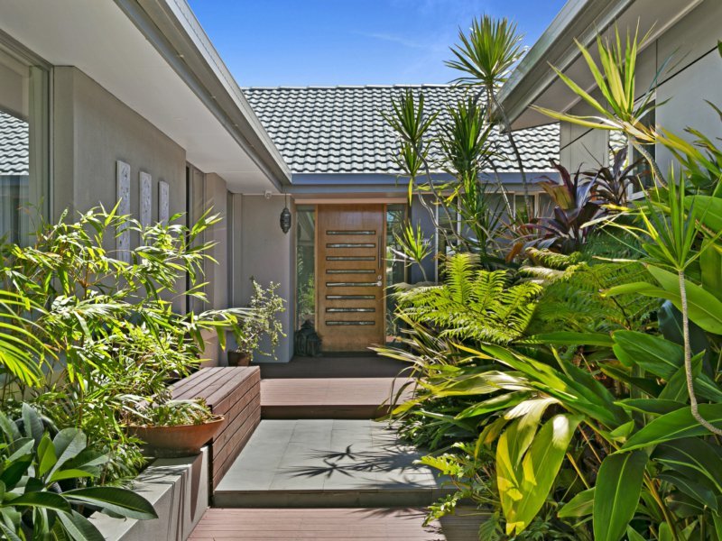 Photo - 186 Acanthus Ave , Burleigh Waters QLD 4220 - Image 12