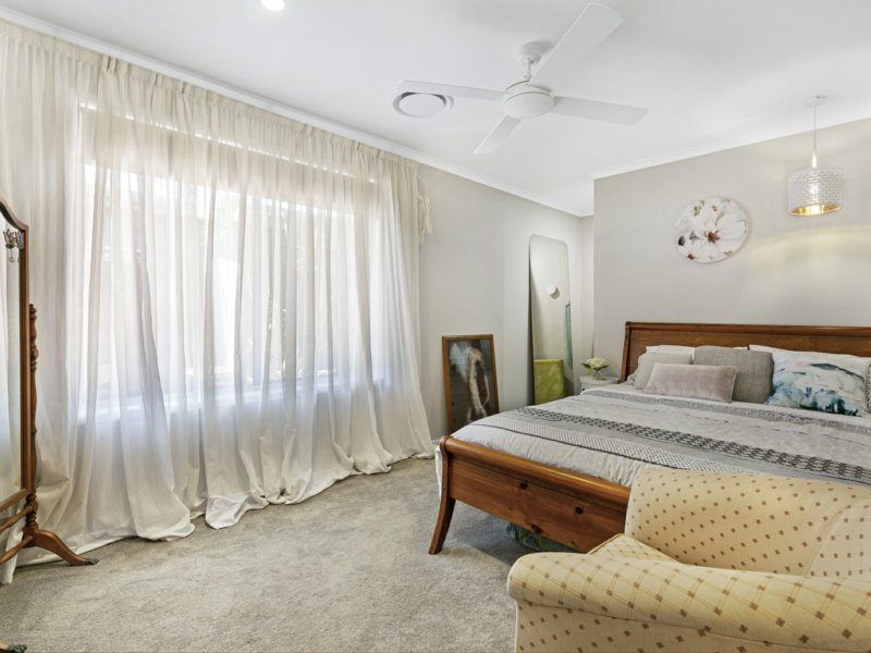 Photo - 186 Acanthus Ave , Burleigh Waters QLD 4220 - Image 20