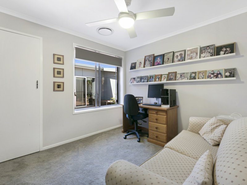 Photo - 186 Acanthus Ave , Burleigh Waters QLD 4220 - Image 21