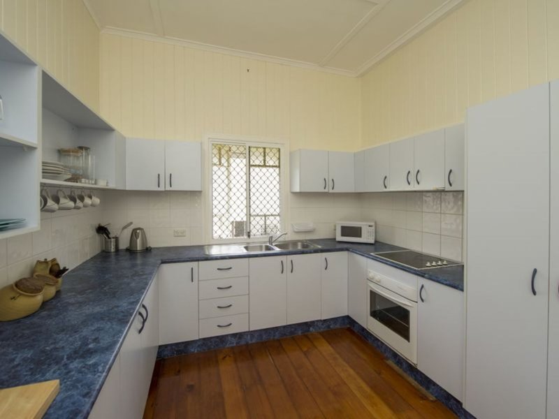 Photo - 186 Auckland Street, South Gladstone QLD 4680 - Image 6