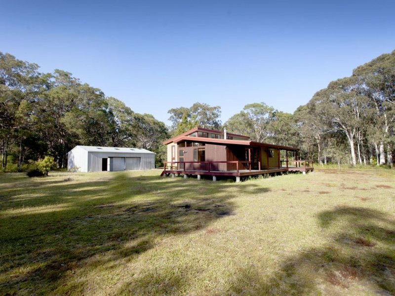 186 Beach Road, Mitchells Island NSW 2430