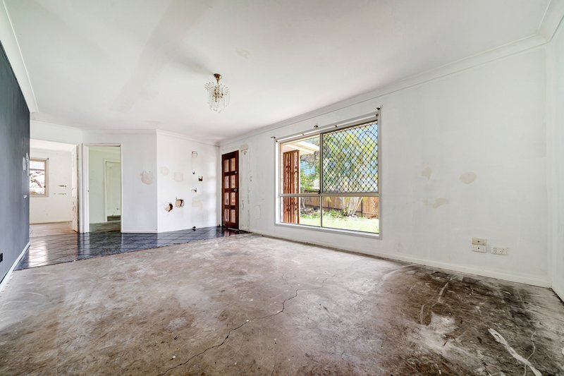 Photo - 186 Castile Crescent, Edens Landing QLD 4207 - Image 4