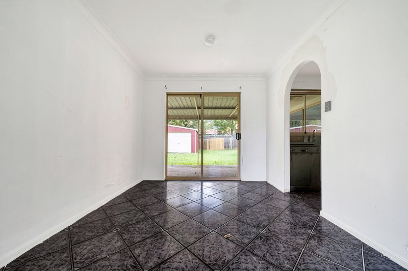 Photo - 186 Castile Crescent, Edens Landing QLD 4207 - Image 5