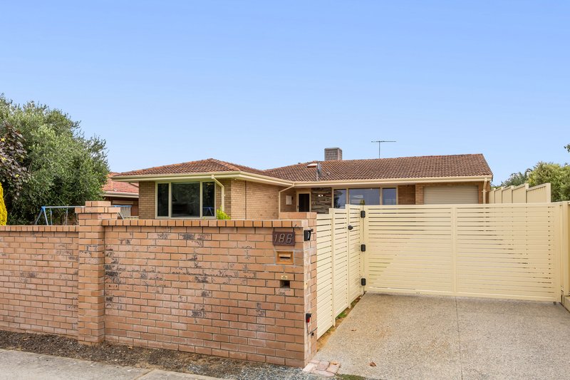 Photo - 186 Clontarf Road, Hamilton Hill WA 6163 - Image 25