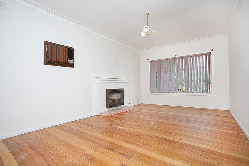 Photo - 1/86 Oberon Avenue, St Albans VIC 3021 - Image 2