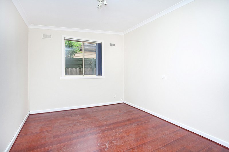 Photo - 1/86 Oberon Avenue, St Albans VIC 3021 - Image 3