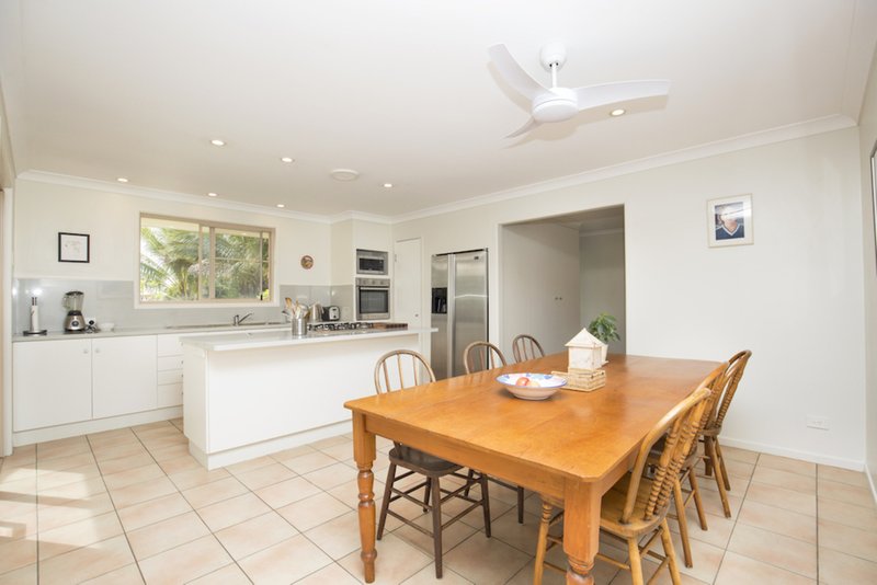 Photo - 186 Sylvan Drive, Moore Park Beach QLD 4670 - Image 6