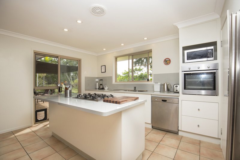 Photo - 186 Sylvan Drive, Moore Park Beach QLD 4670 - Image 7