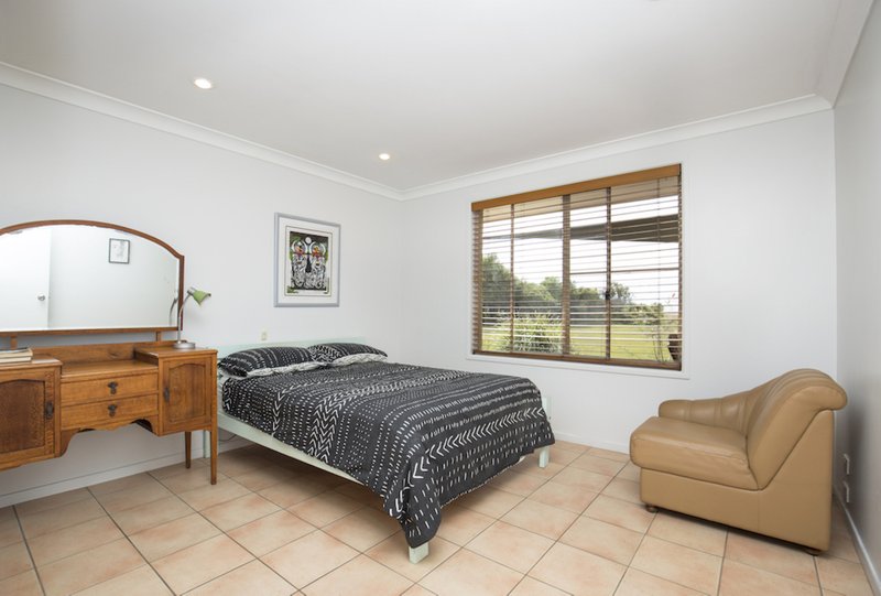 Photo - 186 Sylvan Drive, Moore Park Beach QLD 4670 - Image 14