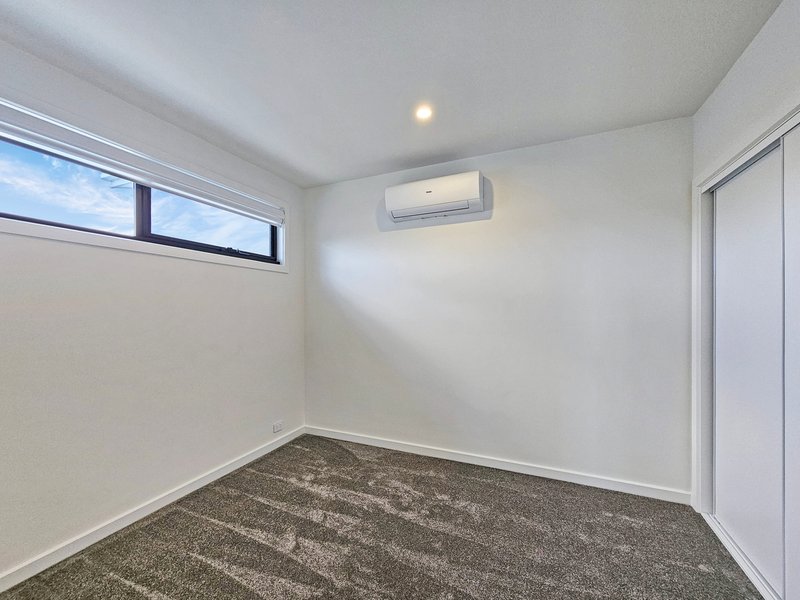 Photo - 1/86 Vines Road, Hamlyn Heights VIC 3215 - Image 11