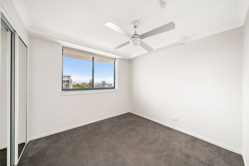 Photo - 18/69-71 Marine Parade, Redcliffe QLD 4020 - Image 12