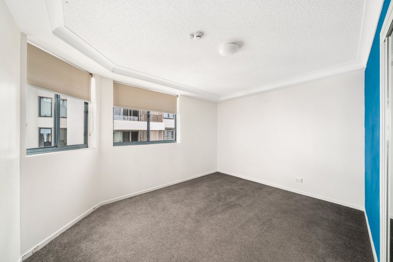 Photo - 18/69-71 Marine Parade, Redcliffe QLD 4020 - Image 13