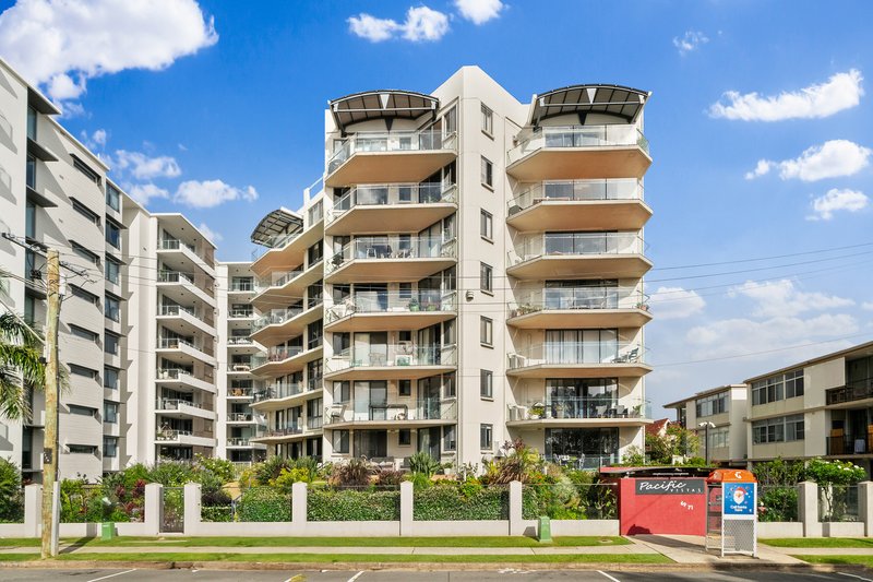 Photo - 18/69-71 Marine Parade, Redcliffe QLD 4020 - Image 17