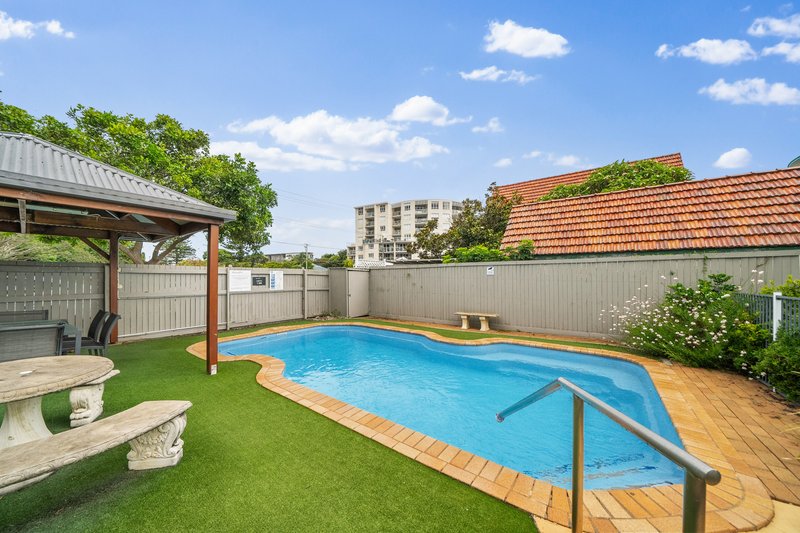 Photo - 18/69-71 Marine Parade, Redcliffe QLD 4020 - Image 18