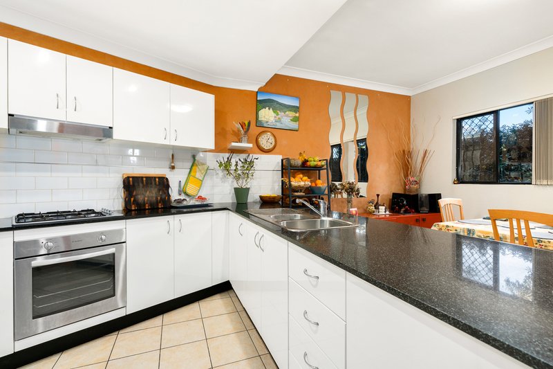 Photo - 18/7-11 Kitchener Avenue, Regents Park NSW 2143 - Image 2