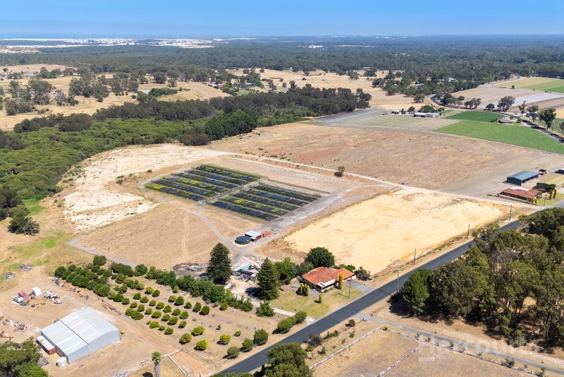 Photo - 187 Karoborup Road, Carabooda WA 6033 - Image 10