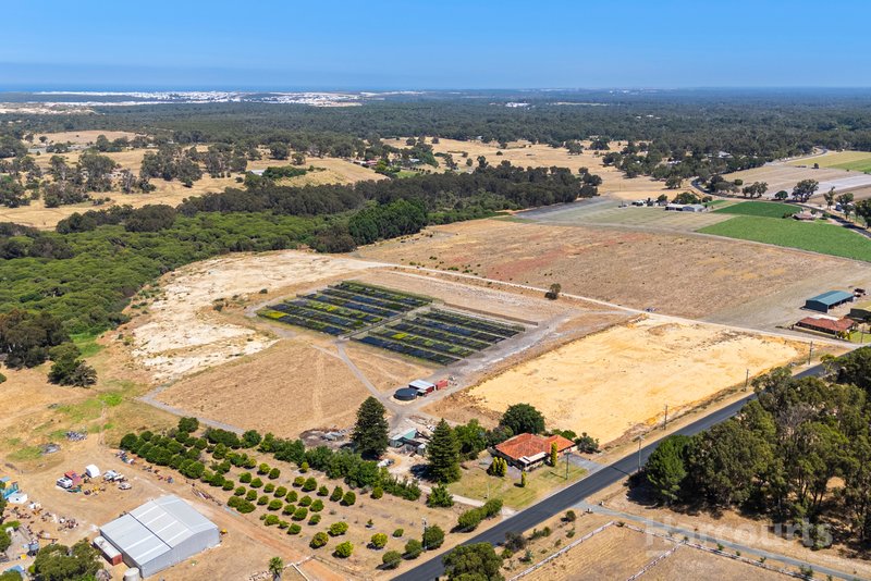 Photo - 187 Karoborup Road, Carabooda WA 6033 - Image 11