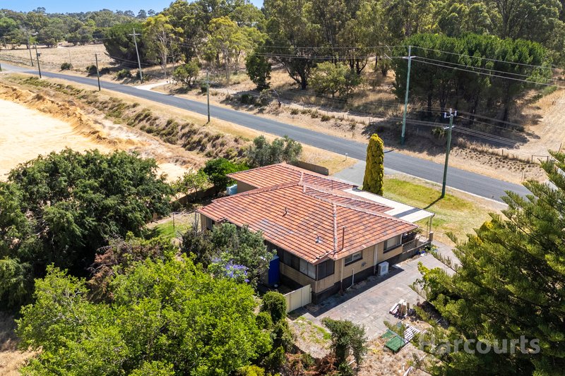 Photo - 187 Karoborup Road, Carabooda WA 6033 - Image 17