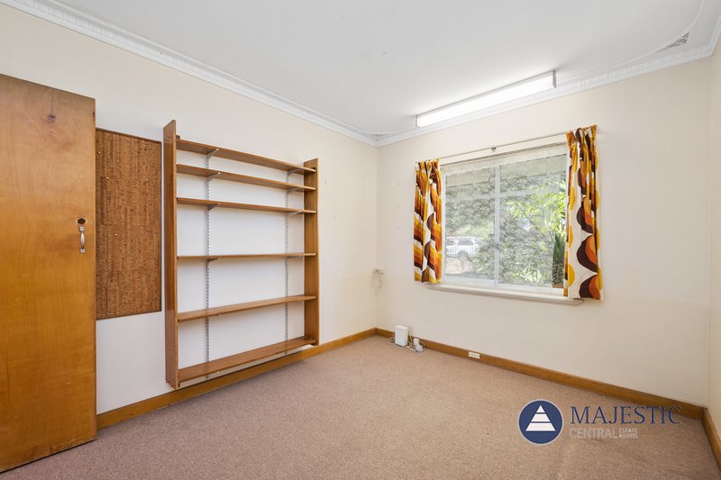 Photo - 187 Kitchener Road, Booragoon WA 6154 - Image 16