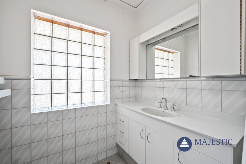 Photo - 187 Kitchener Road, Booragoon WA 6154 - Image 19