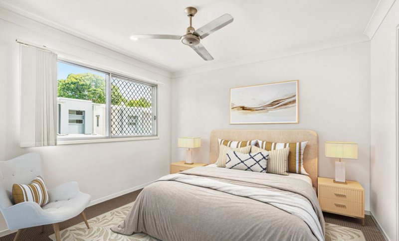 Photo - 18/7 Montree Circuit, Kallangur QLD 4503 - Image 6