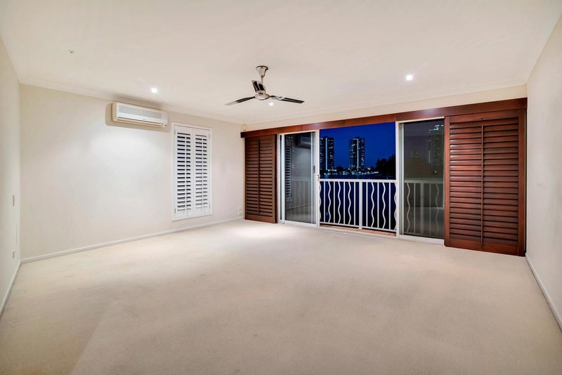 Photo - 1/87 Stanhill Drive, Chevron Island QLD 4217 - Image 9