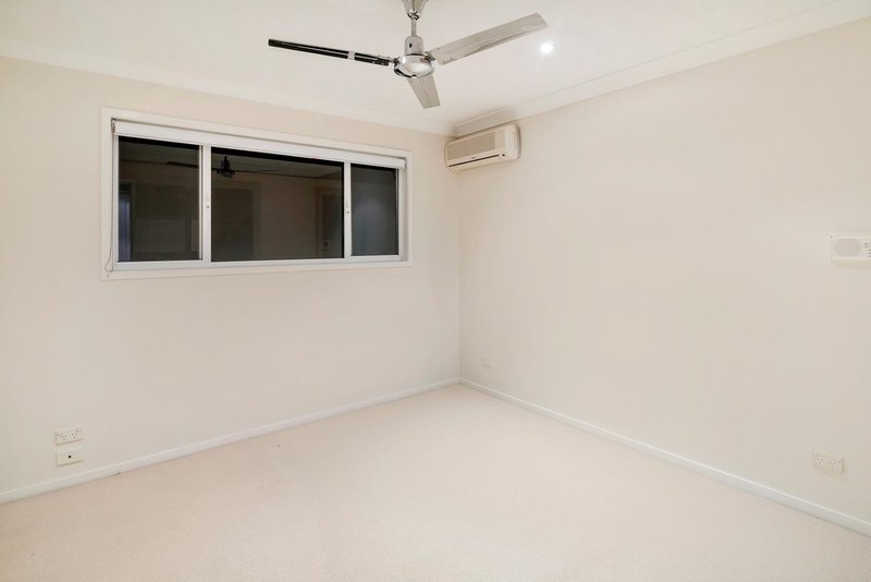 Photo - 1/87 Stanhill Drive, Chevron Island QLD 4217 - Image 13