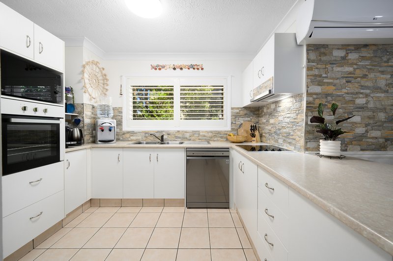 Photo - 18/72 Brighton Street, Biggera Waters QLD 4216 - Image 6