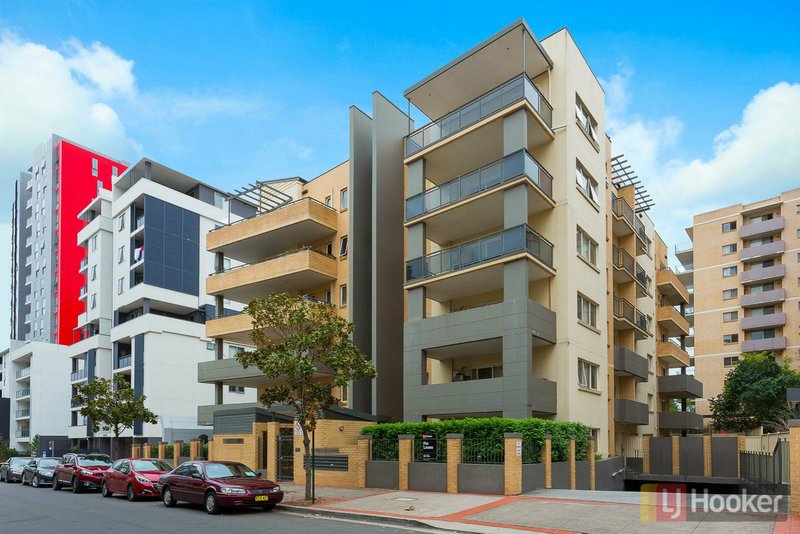 18/8-10 Browne Parade, Warwick Farm NSW 2170